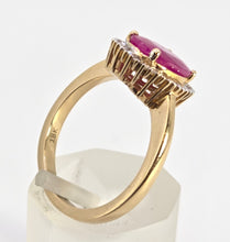 Load image into Gallery viewer, 2562: Vintage: 18ct Gold Burmese Ruby Diamonds Cluster Ring
