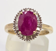 Load image into Gallery viewer, 2562: Vintage: 18ct Gold Burmese Ruby Diamonds Cluster Ring
