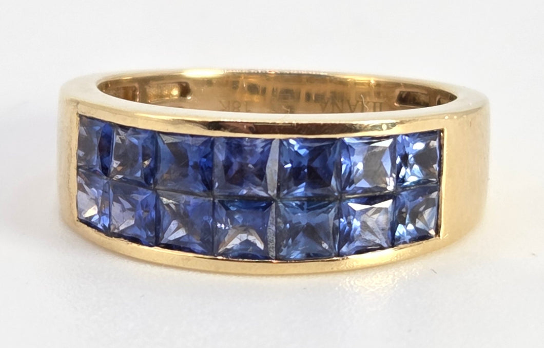 2625: Vintage; 18ct Gold Ceylon Blue Sapphire Tiered Ring- Fabulous