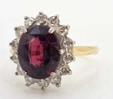Cargar imagen en el visor de la galería, 2740: Vintage 18ct Gold Pyrope Garnet 14 Diamonds Diana Cluster Ring
