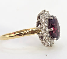 Cargar imagen en el visor de la galería, 2740: Vintage 18ct Gold Pyrope Garnet 14 Diamonds Diana Cluster Ring
