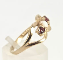 Load image into Gallery viewer, 0598: Vintage 9ct Gold Opals Garnet Dress Ring
