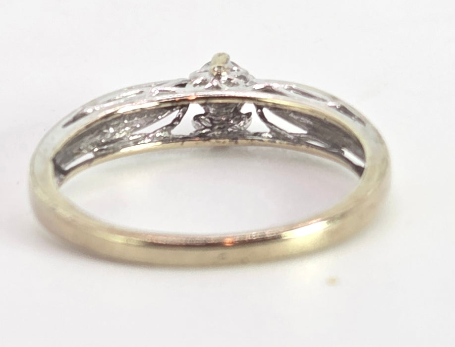 0606 Vintage: 9ct Yellow & White Gold Round Cut Natural Diamond Solitaire Ring