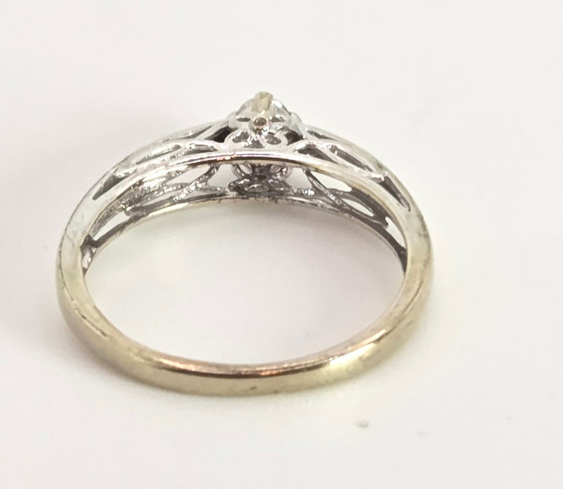 0606 Vintage: 9ct Yellow & White Gold Round Cut Natural Diamond Solitaire Ring