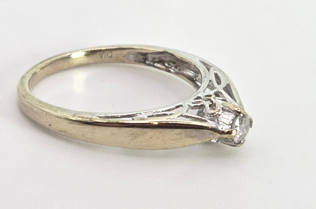 0606 Vintage: 9ct Yellow & White Gold Round Cut Natural Diamond Solitaire Ring
