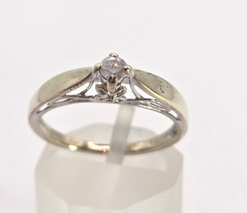 0606 Vintage: 9ct Yellow & White Gold Round Cut Natural Diamond Solitaire Ring
