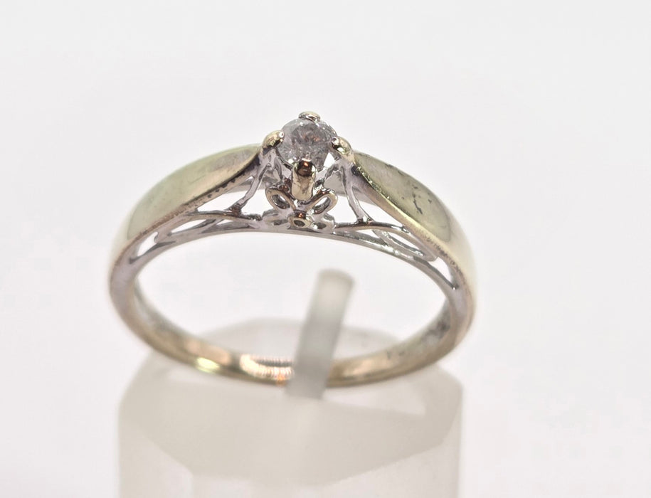 0606 Vintage: 9ct Yellow & White Gold Round Cut Natural Diamond Solitaire Ring