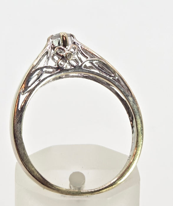 0606 Vintage: 9ct Yellow & White Gold Round Cut Natural Diamond Solitaire Ring
