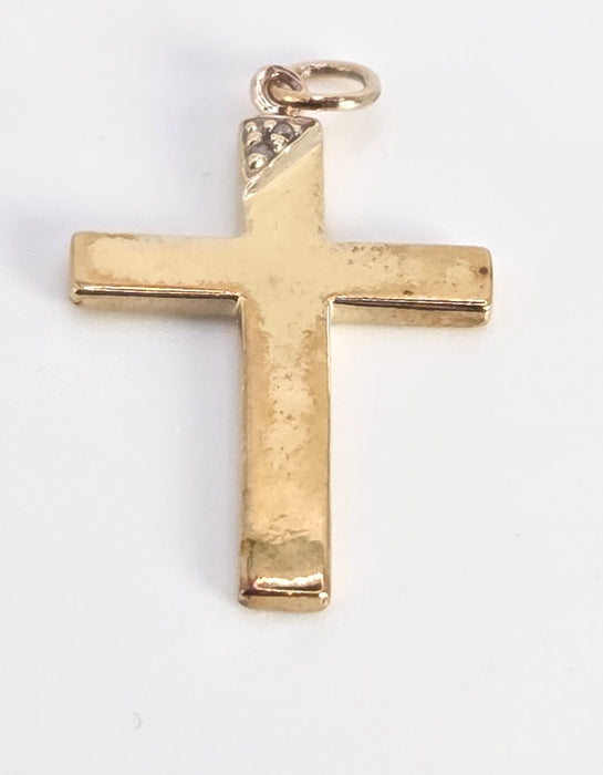 0607: Vintage: 9ct Gold Diamonds Cross/ Pendant- lovely condition