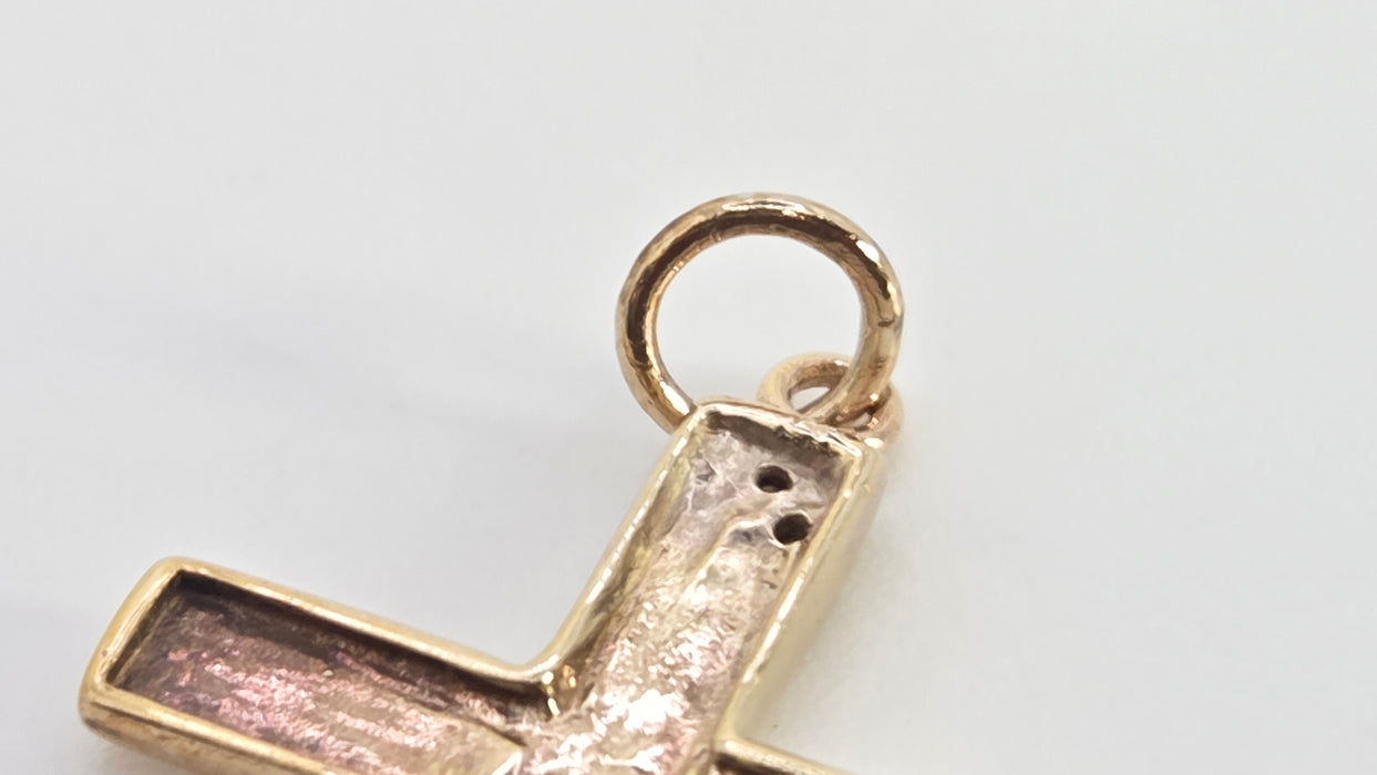 0607: Vintage: 9ct Gold Diamonds Cross/ Pendant- lovely condition