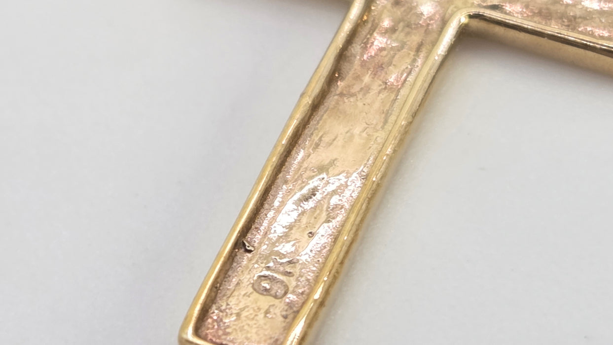 0607: Vintage: 9ct Gold Diamonds Cross/ Pendant- lovely condition