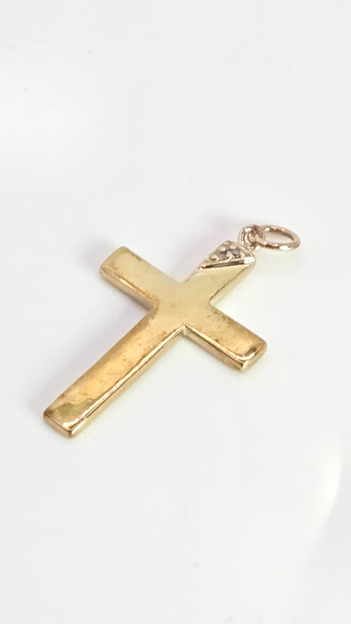 0607: Vintage: 9ct Gold Diamonds Cross/ Pendant- lovely condition