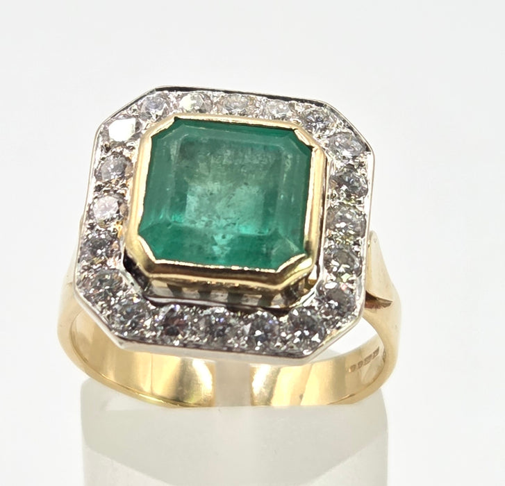 2614- Vintage: 18ct Gold Emerald (4.33ct) Diamonds Ring - From 1998