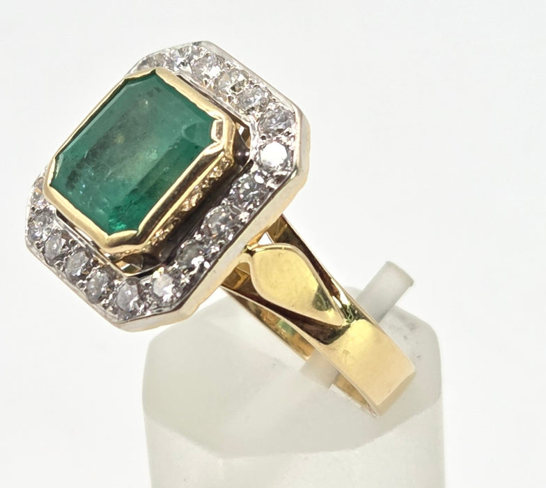 2614- Vintage: 18ct Gold Emerald (4.33ct) Diamonds Ring - From 1998