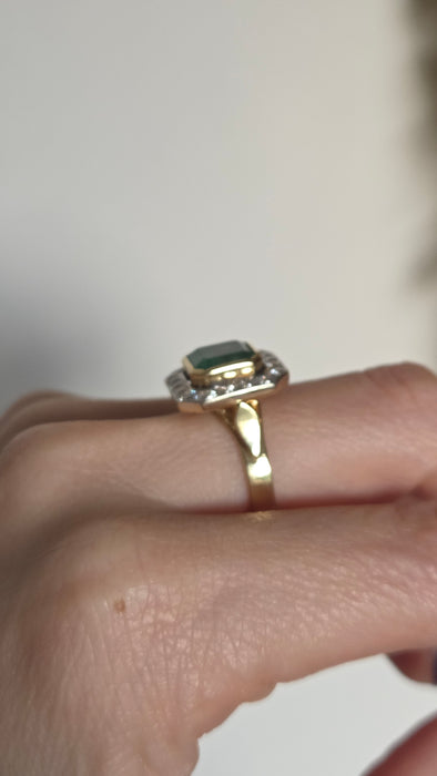 2614- Vintage: 18ct Gold Emerald (4.33ct) Diamonds Ring - From 1998