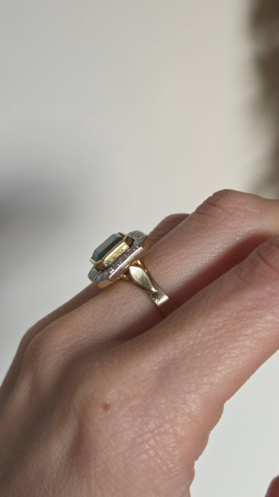 2614- Vintage: 18ct Gold Emerald (4.33ct) Diamonds Ring - From 1998