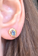 Load image into Gallery viewer, 2044 Vintage: 9ct Gold Swiss Blue Topaz Stud Earrings
