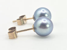 Load image into Gallery viewer, 3885: Vintage 9ct Gold Tahitian Cultured Pearl Stud Earrings
