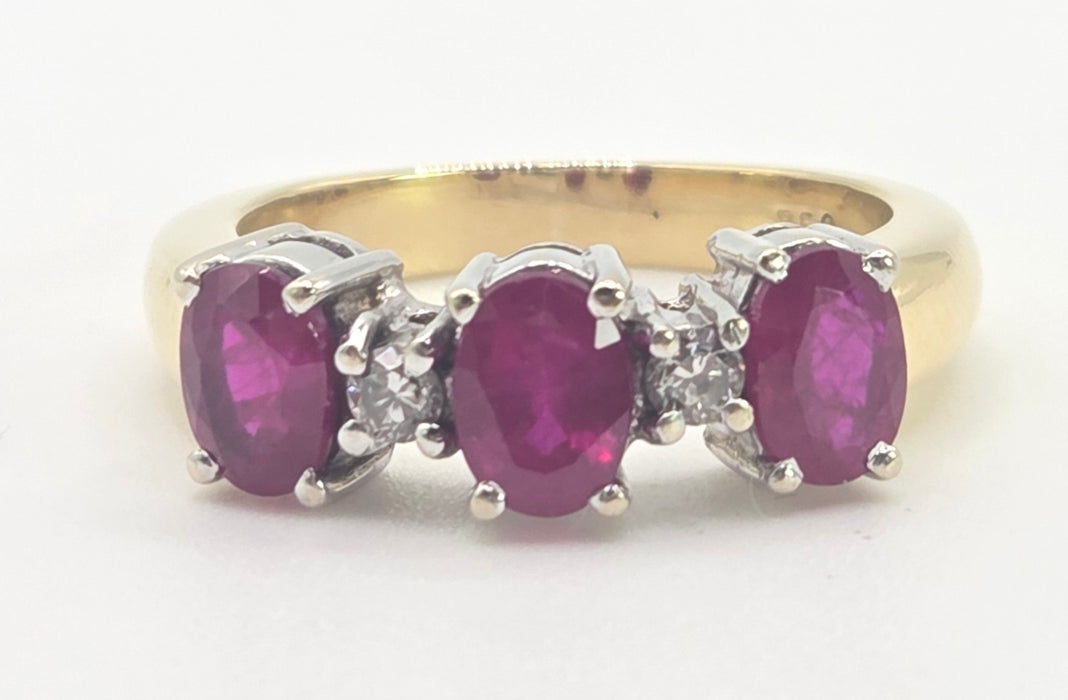 0626 Vintage 18ct Yellow Gold Rubies & Diamonds Ring - Voloptuos