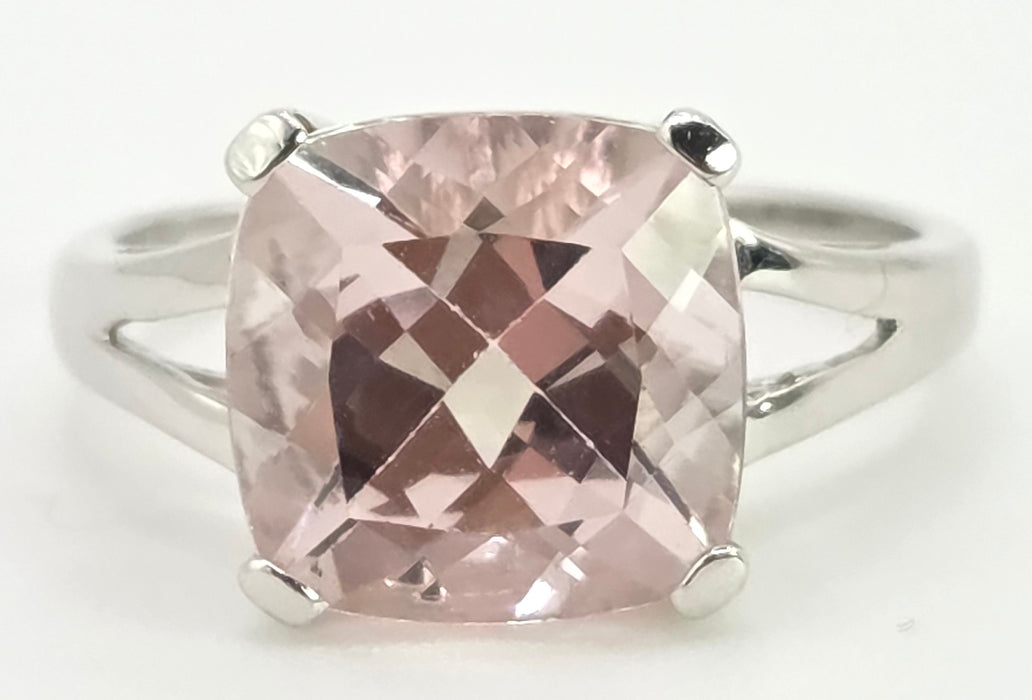 2710: 9ct White Gold Pink Morganite Ring