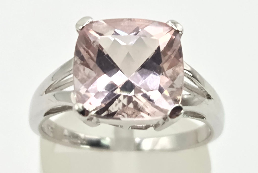 2710: 9ct White Gold Pink Morganite Ring