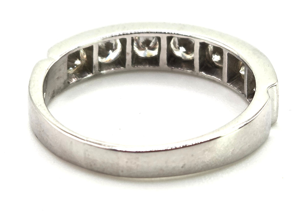 2584: Vintage 18ct White Gold 7 x (0.25ct) Natural Diamonds Ring - 1.75ct Total- From 1974