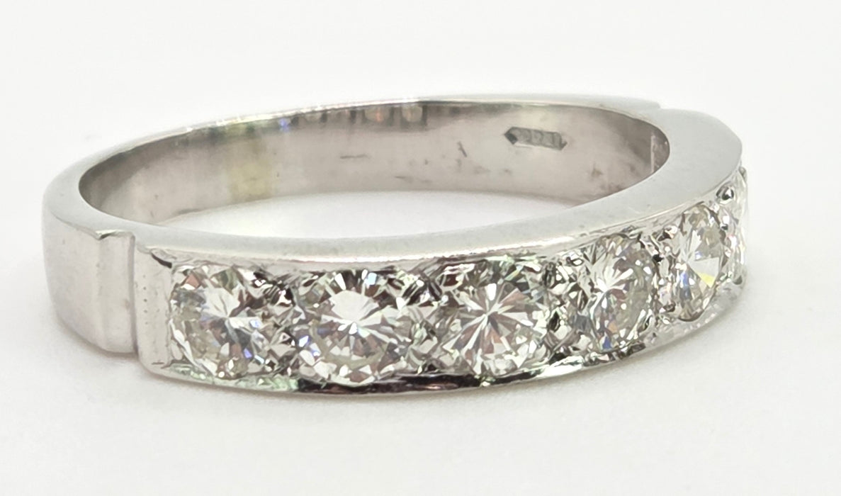 2584: Vintage 18ct White Gold 7 x (0.25ct) Natural Diamonds Ring - 1.75ct Total- From 1974