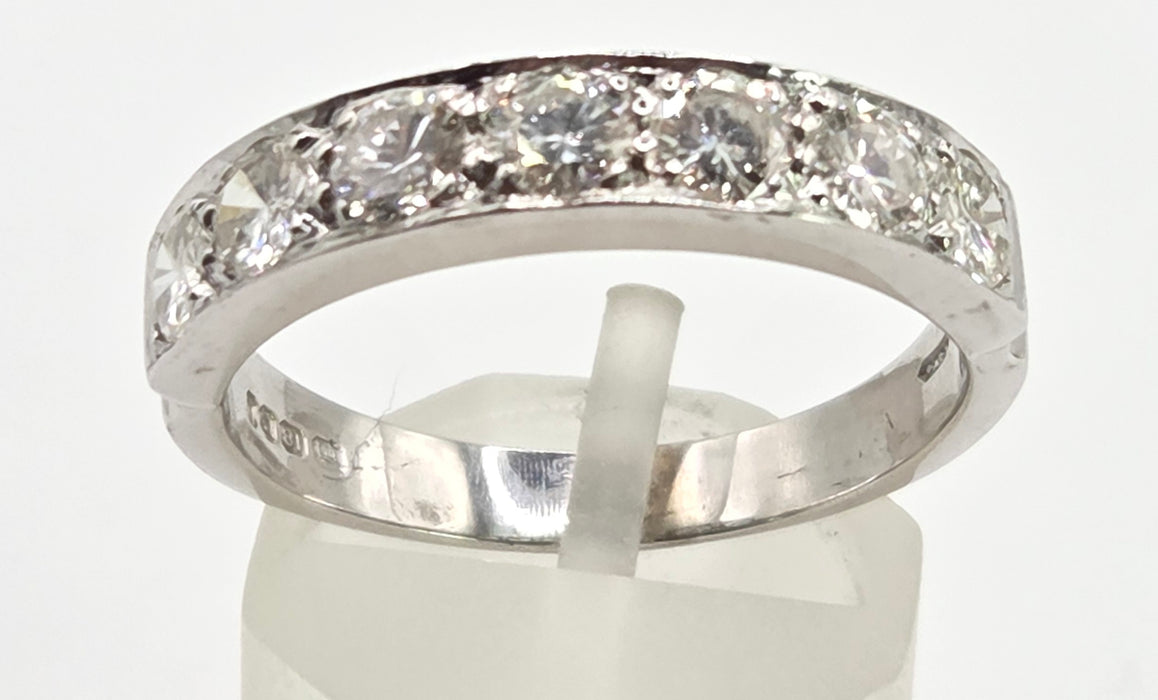 2584: Vintage 18ct White Gold 7 x (0.25ct) Natural Diamonds Ring - 1.75ct Total- From 1974