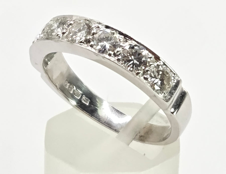 2584: Vintage 18ct White Gold 7 x (0.25ct) Natural Diamonds Ring - 1.75ct Total- From 1974