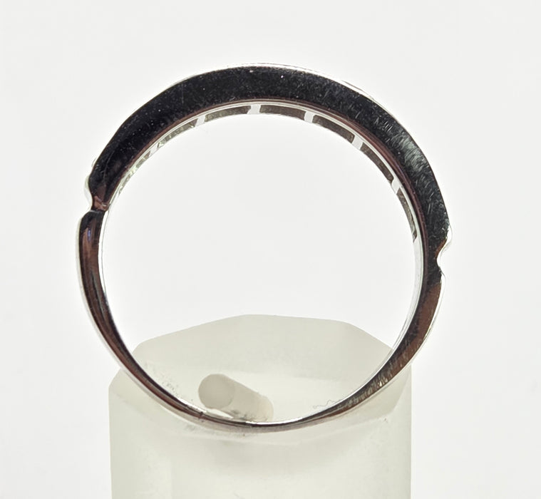 2584: Vintage 18ct White Gold 7 x (0.25ct) Natural Diamonds Ring - 1.75ct Total- From 1974