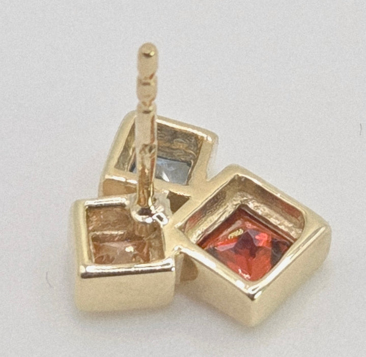 2593: Vintage:  8ct Gold Gemstone Trilogy Stud Earrings
