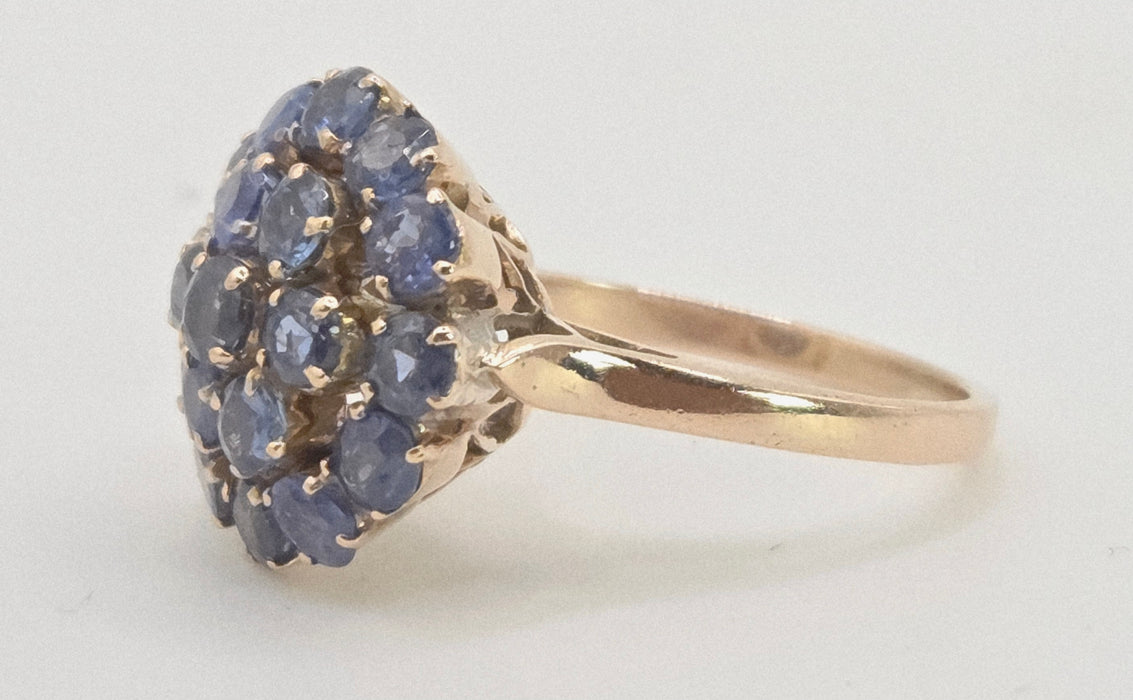 2596: Vintage 9ct Gold 19 French Blue Sapphires Flowerhead Ring