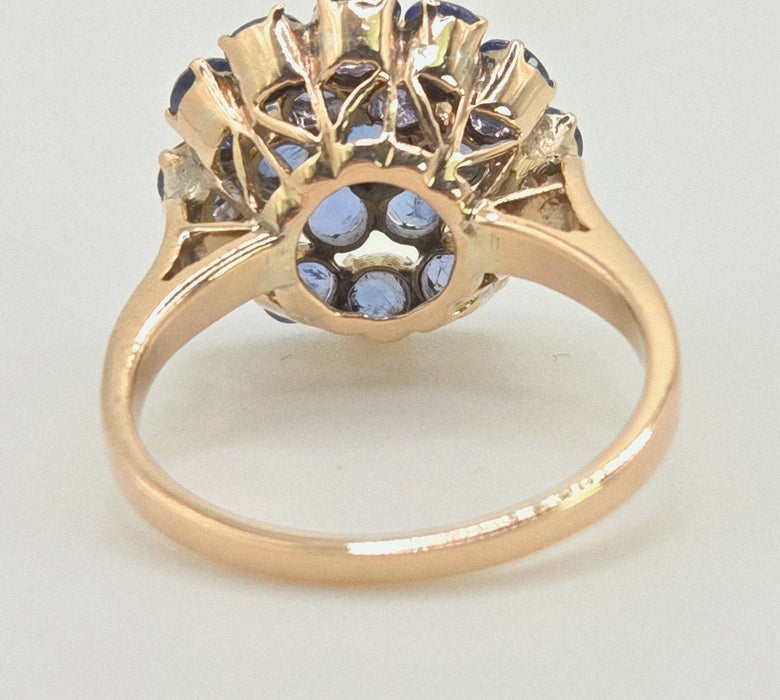 2596: Vintage 9ct Gold 19 French Blue Sapphires Flowerhead Ring