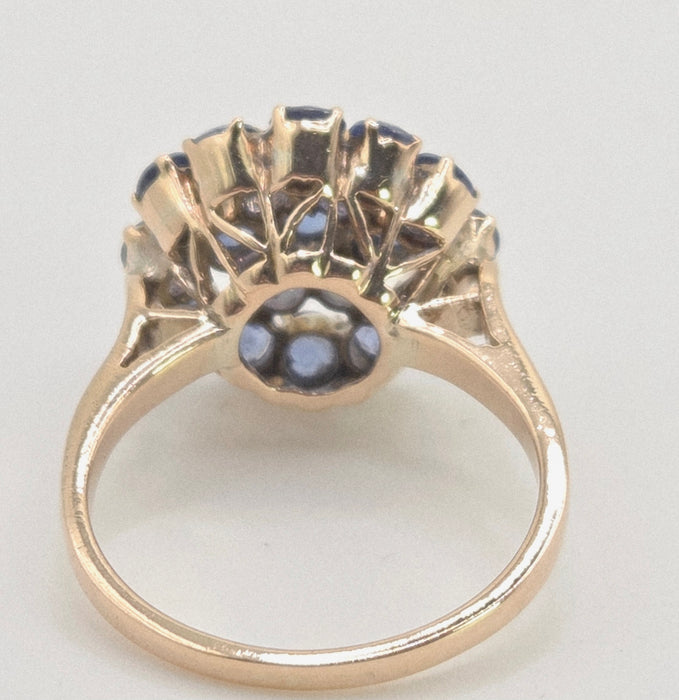 2596: Vintage 9ct Gold 19 French Blue Sapphires Flowerhead Ring