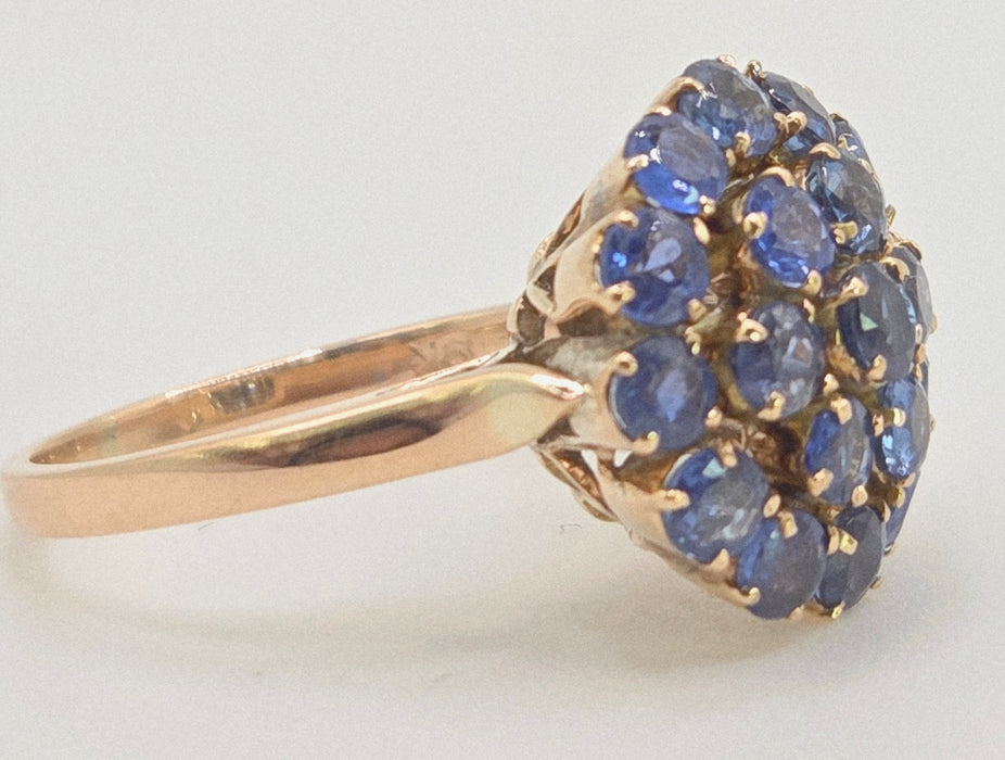 2596: Vintage 9ct Gold 19 French Blue Sapphires Flowerhead Ring