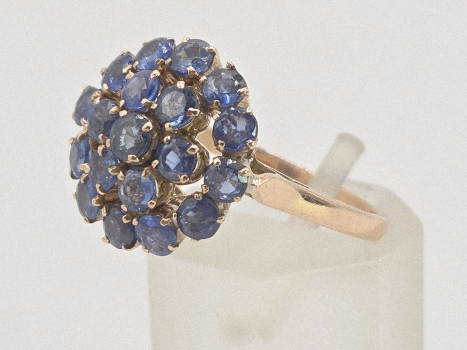 2596: Vintage 9ct Gold 19 French Blue Sapphires Flowerhead Ring