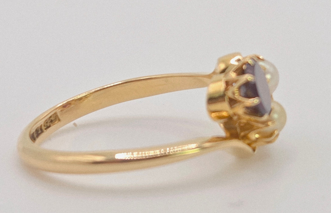 2697: Vintage 18ct Gold Almandine Garnets Cultured Pearls Bypass Ring