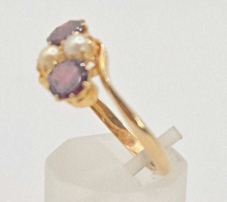 2697: Vintage 18ct Gold Almandine Garnets Cultured Pearls Bypass Ring