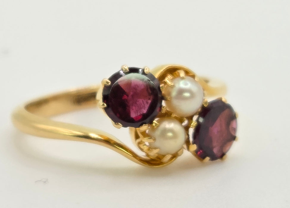 2697: Vintage 18ct Gold Almandine Garnets Cultured Pearls Bypass Ring