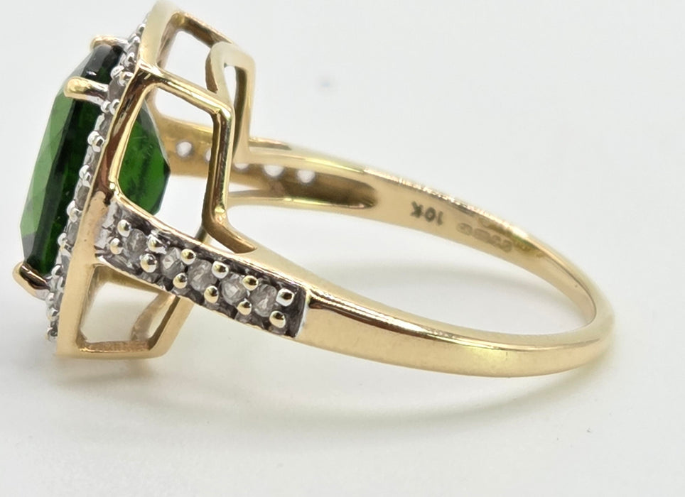2698: Vintage 9ct Gold Chrome Diopside White Zircons Ring