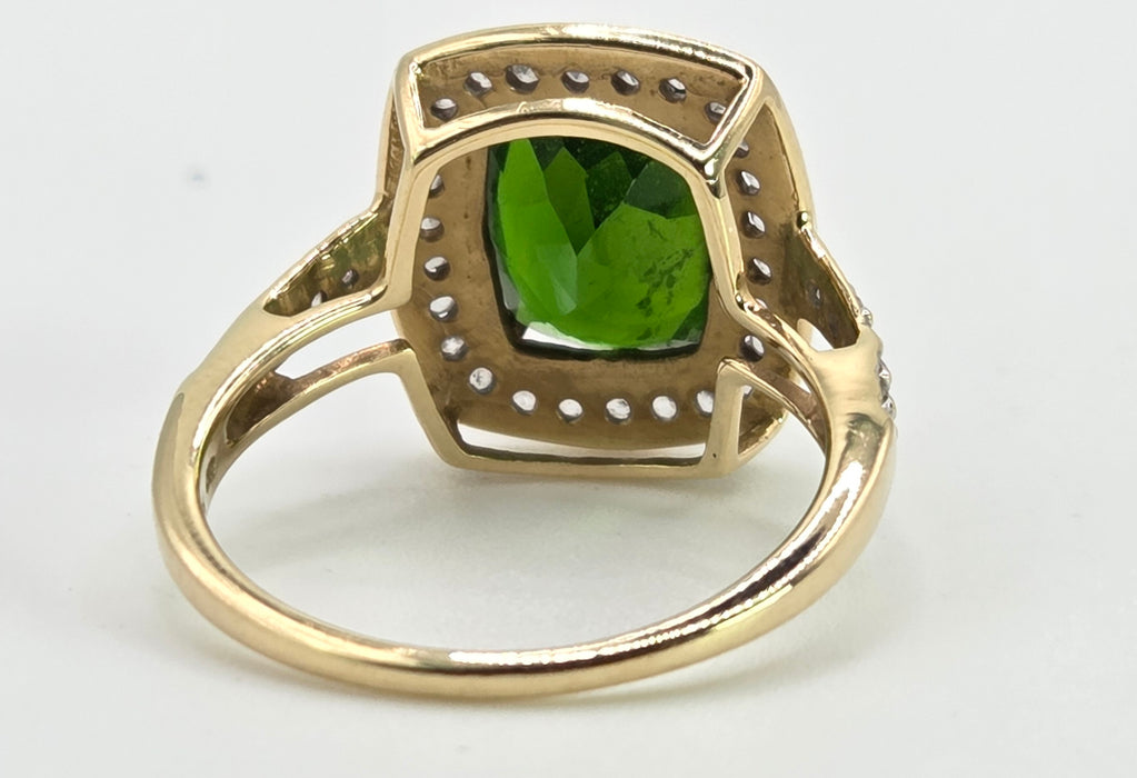 2698: Vintage 9ct Gold Chrome Diopside White Zircons Ring