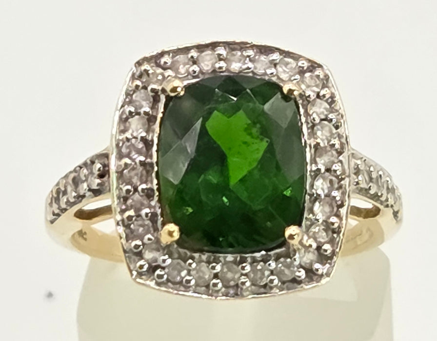 2698: Vintage 9ct Gold Chrome Diopside White Zircons Ring