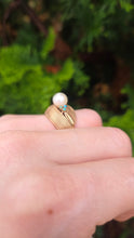 Load image into Gallery viewer, 1396: 9ct Woven Gold Cultured Pearl Turquoises Statement Ring
