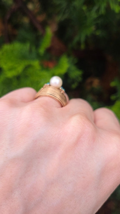 6370 Vintage: 9ct Yellow Gold Woven Turquoise & Pearl Statement Ring