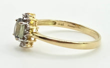 Cargar imagen en el visor de la galería, 2747: Vintage &amp; Petite 9ct Gold Green &amp; White Spinels Flowerhead Ring
