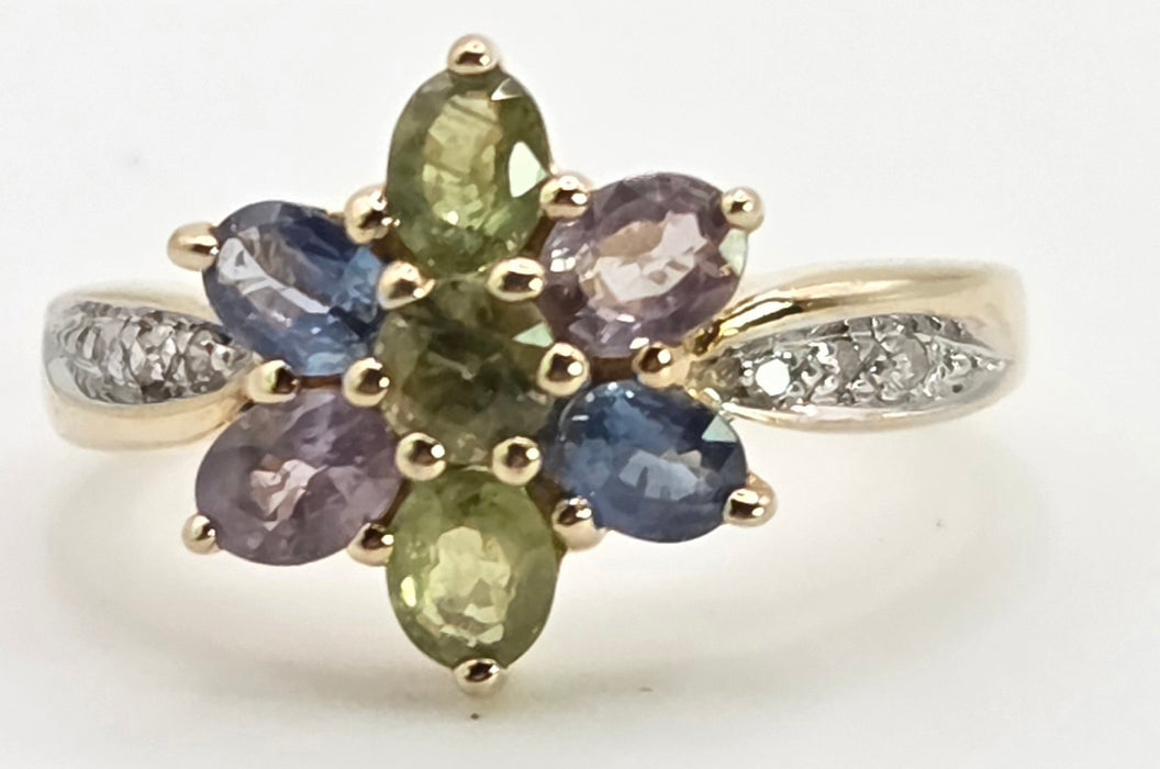 2791: Vintage: 9ct Gold Mixed Coloured Sapphires Flowerhead Ring