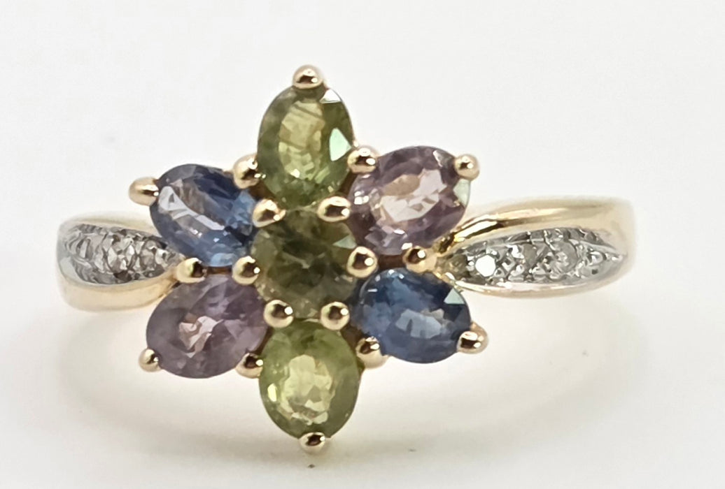 2791: Vintage: 9ct Gold Mixed Coloured Sapphires Flowerhead Ring