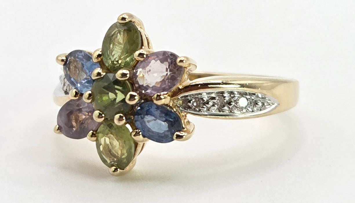 2791: Vintage: 9ct Gold Mixed Coloured Sapphires Flowerhead Ring
