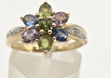 Load image into Gallery viewer, 2791: Vintage: 9ct Gold Mixed Coloured Sapphires Flowerhead Ring
