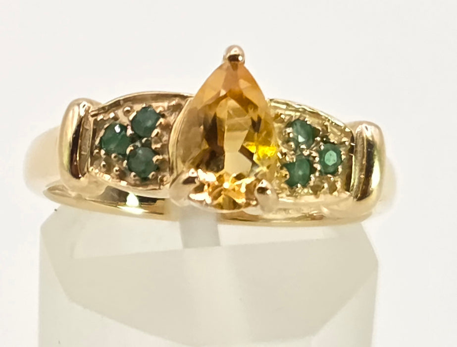 2793: Vintage Rare: 9ct Gold Yellow Citrine Emeralds Dress Ring